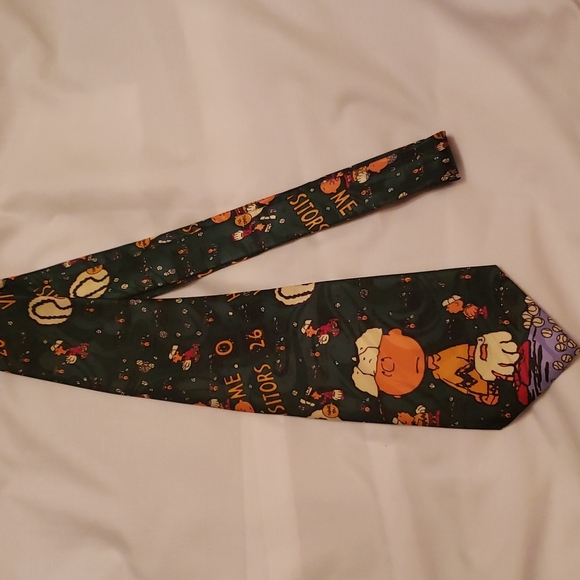 Charlie Brown baseball tie - Picture 1 of 4